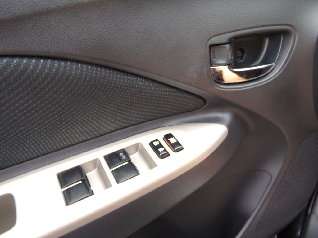 2010 Toyota Yaris Image 20