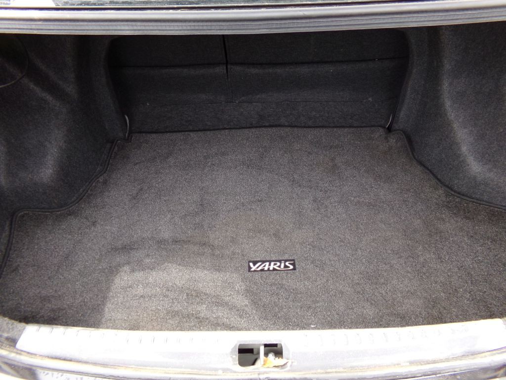 2010 Toyota Yaris Image 21