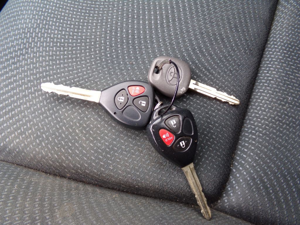 2010 Toyota Yaris Image 22