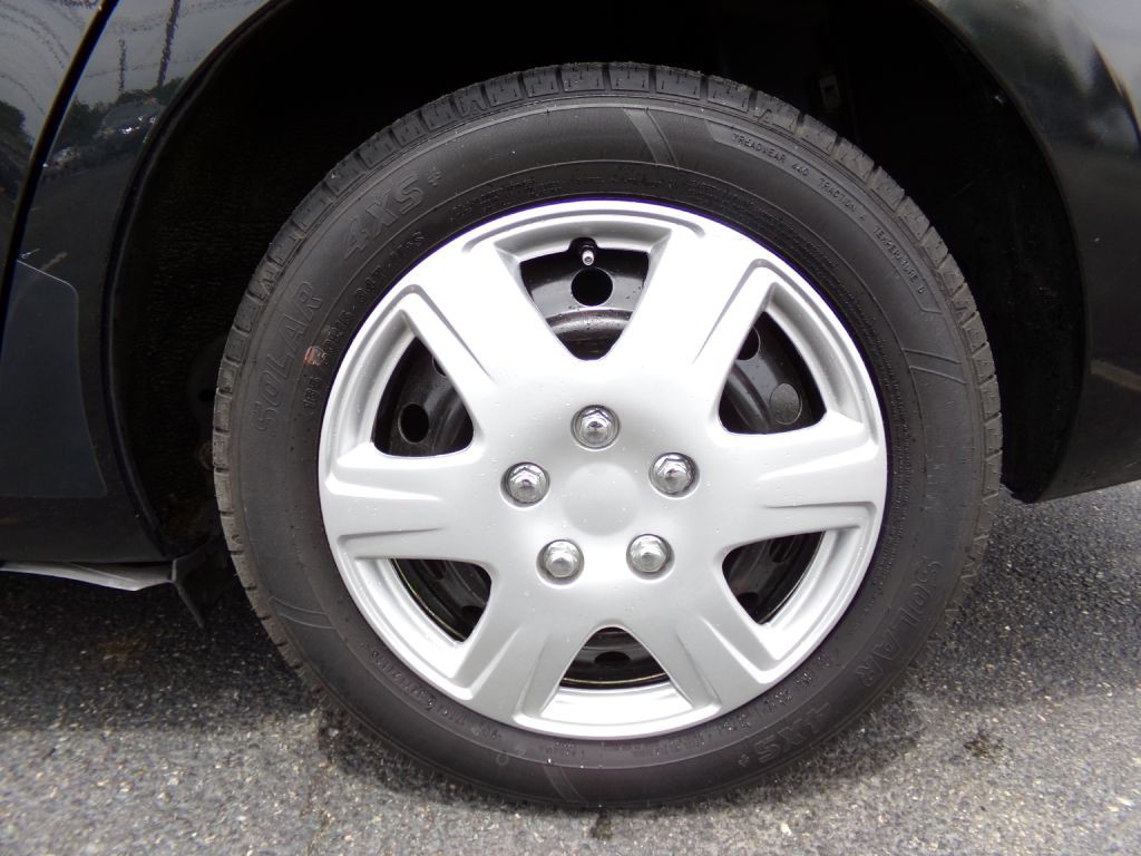 2010 Toyota Yaris Image 23