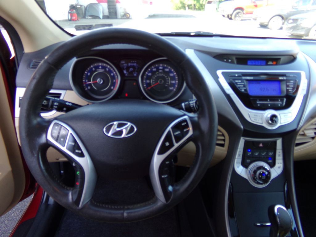 2012 Hyundai Elantra Image 7