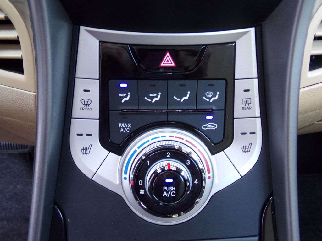 2012 Hyundai Elantra Image 10