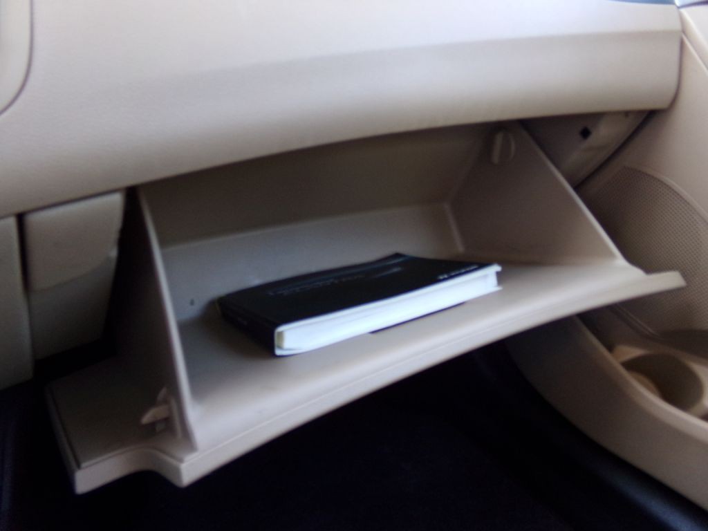 2012 Hyundai Elantra Image 16