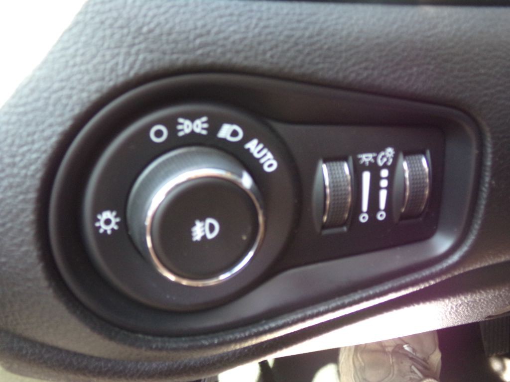 2018 Jeep Renegade Image 14