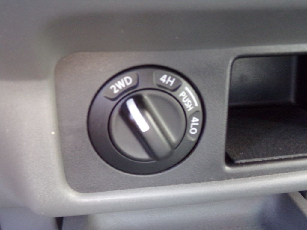 2006 Nissan Frontier Image 13