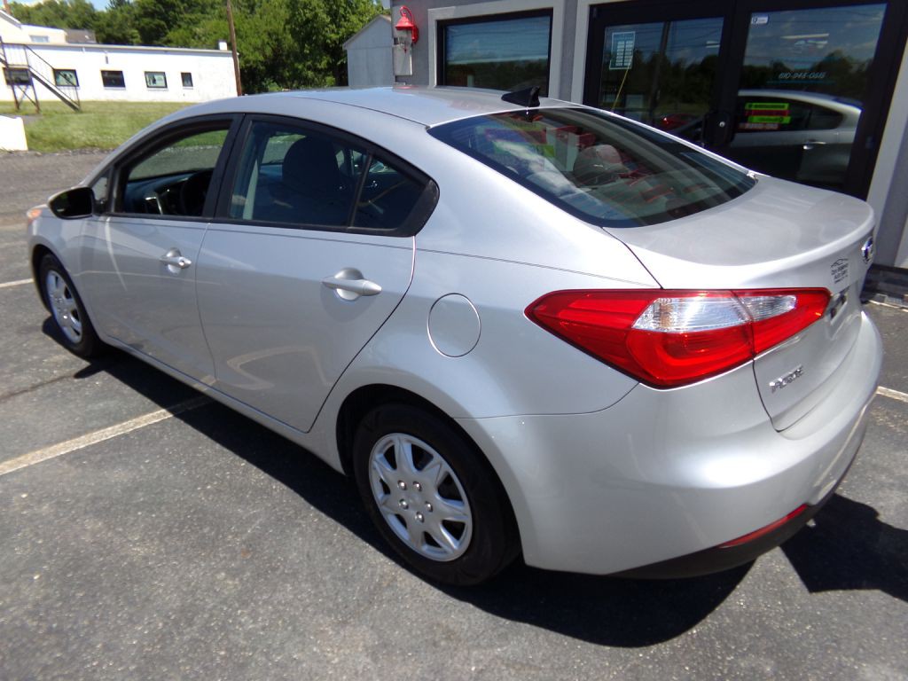 2015 Kia Forte Image 2