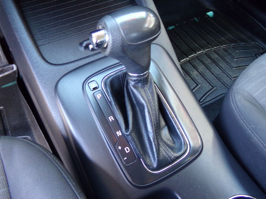 2015 Kia Forte Image 9