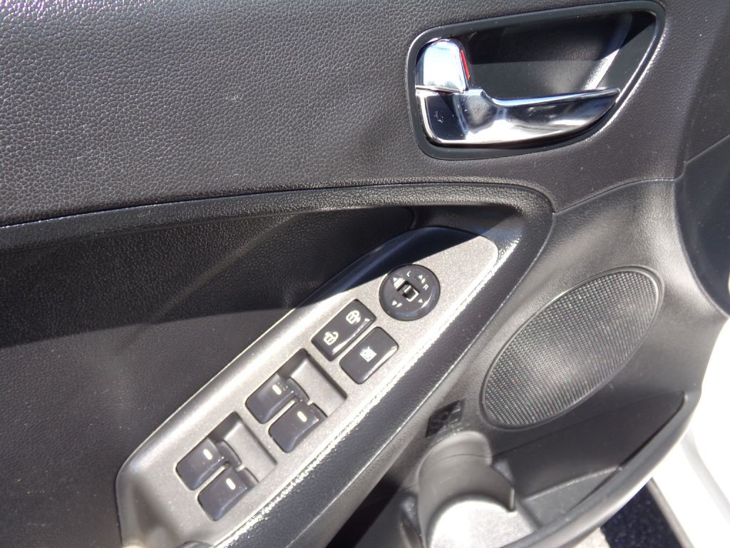 2015 Kia Forte Image 14