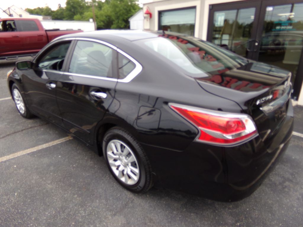 2015 Nissan Altima Image 2