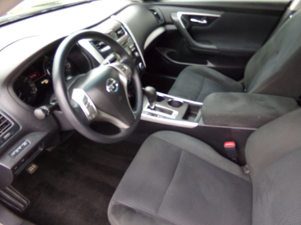 2015 Nissan Altima Image 7