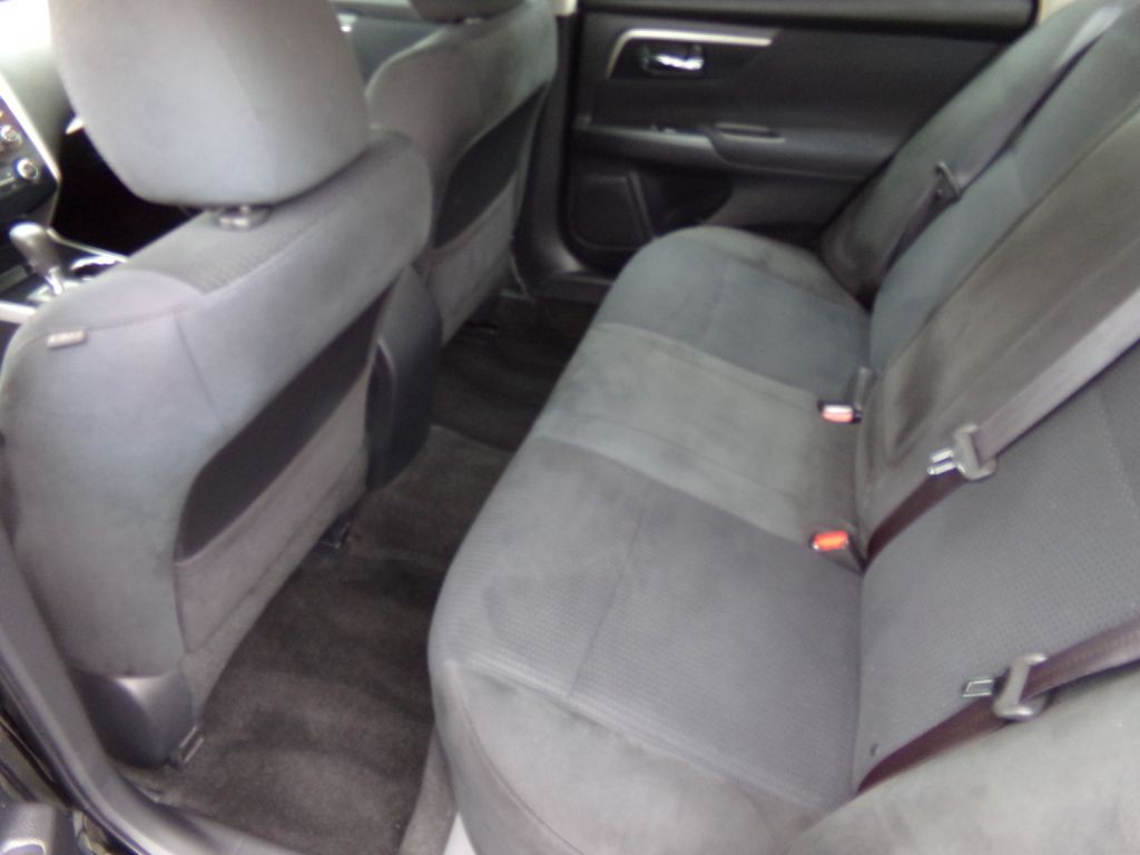 2015 Nissan Altima Image 8