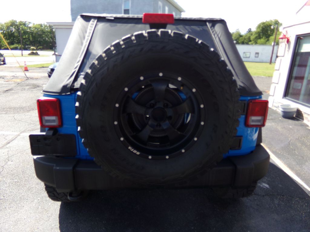 2011 Jeep Wrangler Unlimited Image 3