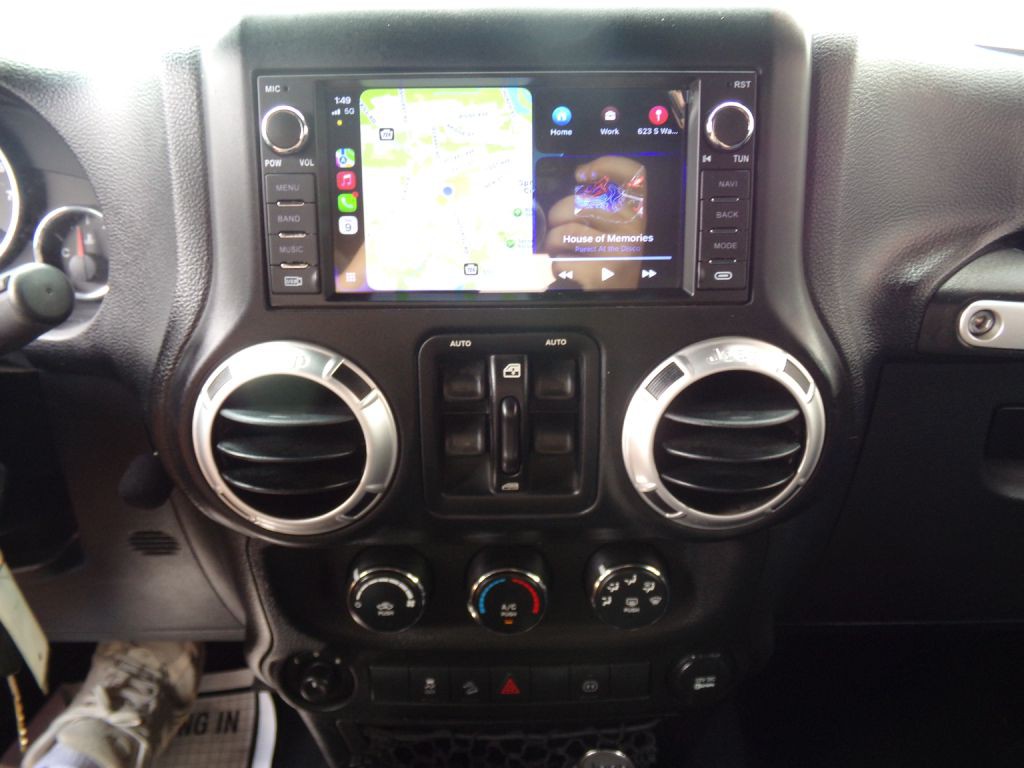2011 Jeep Wrangler Unlimited Image 11