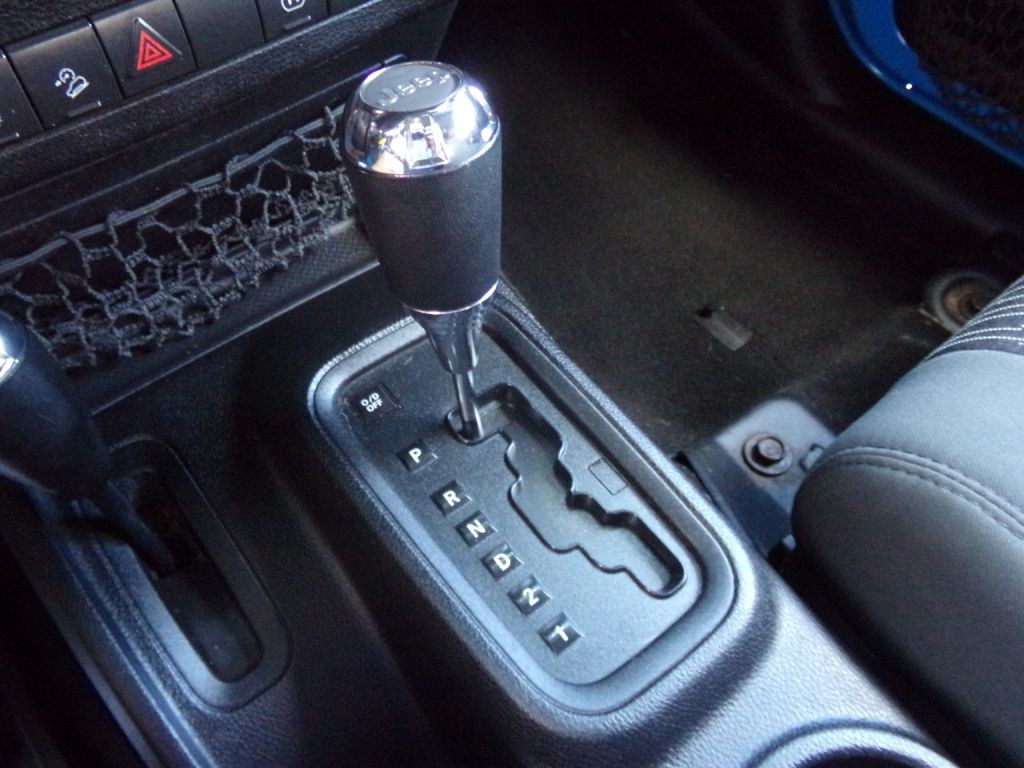 2011 Jeep Wrangler Unlimited Image 13