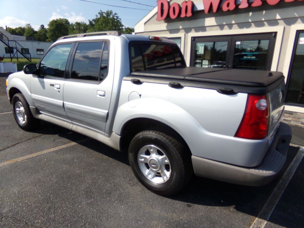 2001 Ford Explorer Image 2