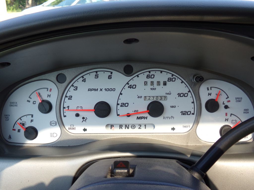 2001 Ford Explorer Image 10