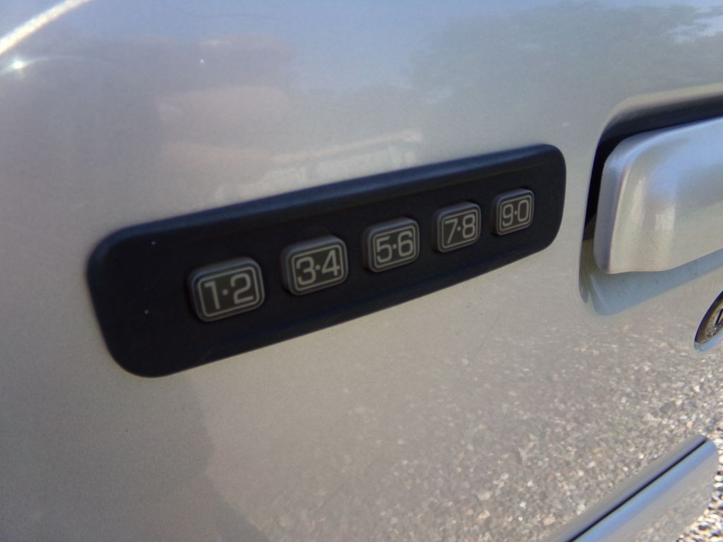 2001 Ford Explorer Image 19
