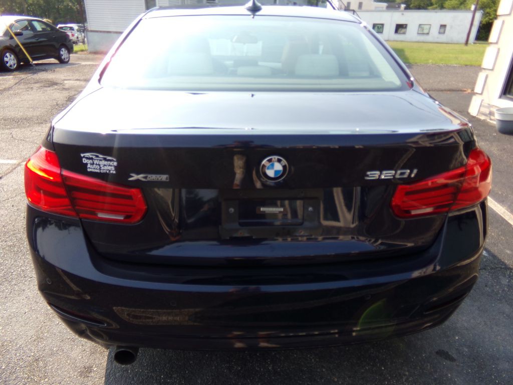 2017 BMW 3 Series Image 3