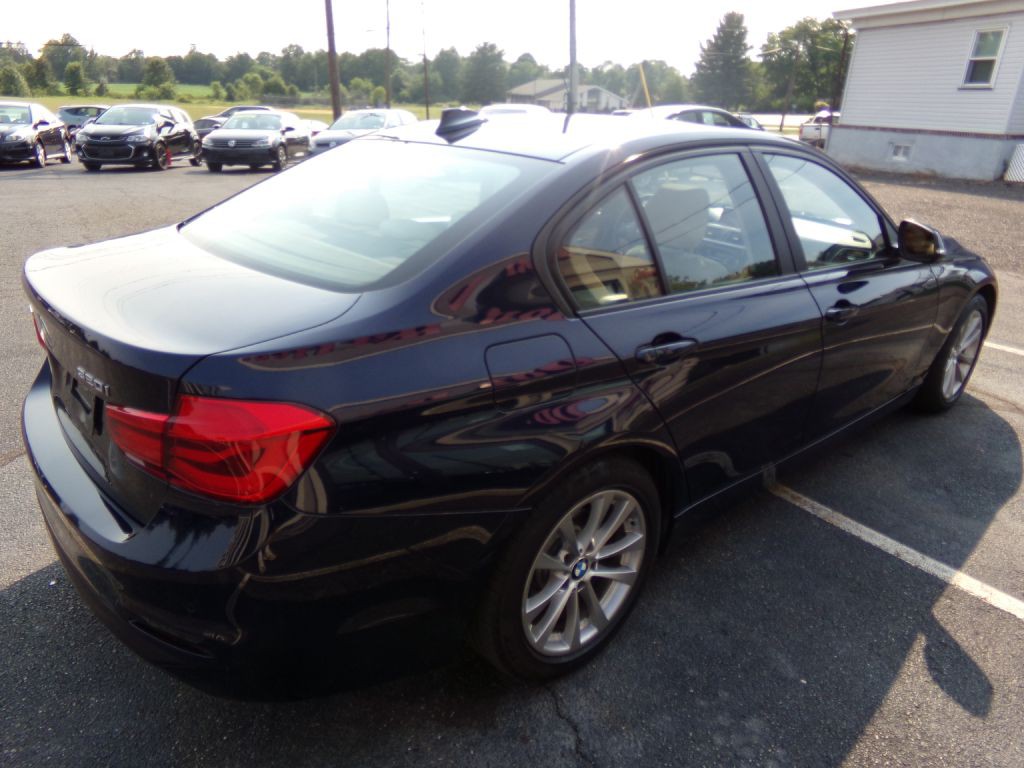2017 BMW 3 Series Image 4