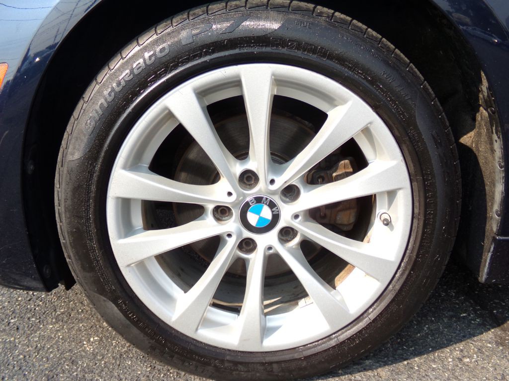 2017 BMW 3 Series Image 27