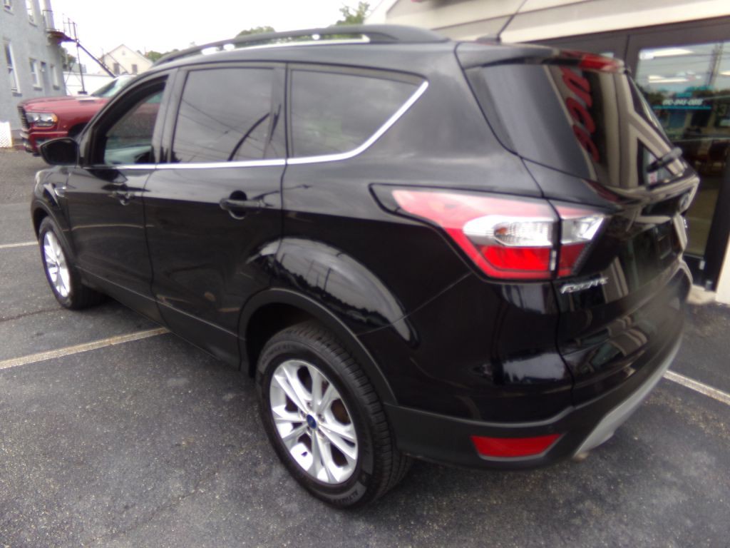 2017 Ford Escape Image 2