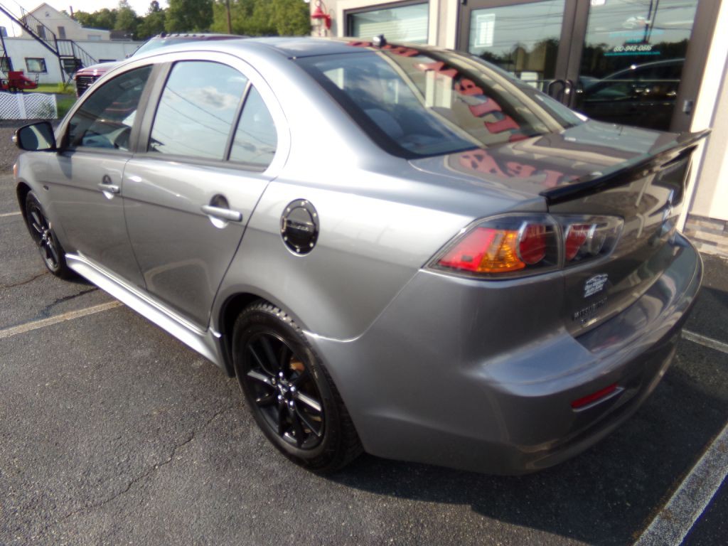 2017 Mitsubishi Lancer Image 2