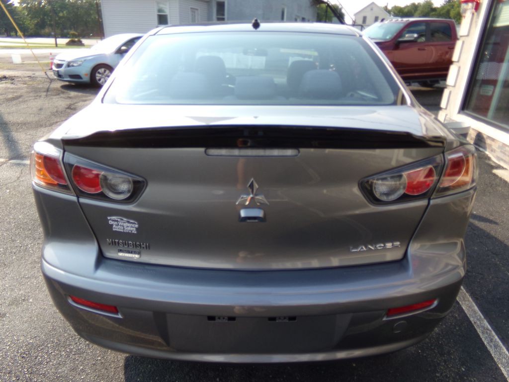 2017 Mitsubishi Lancer Image 3