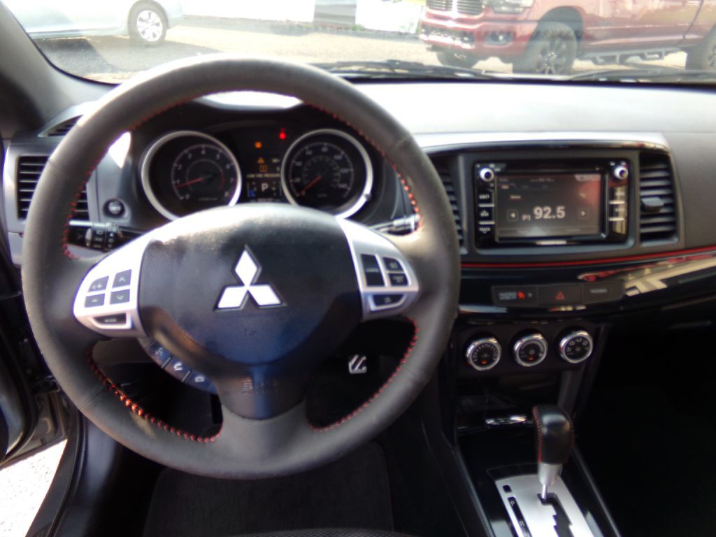 2017 Mitsubishi Lancer Image 9