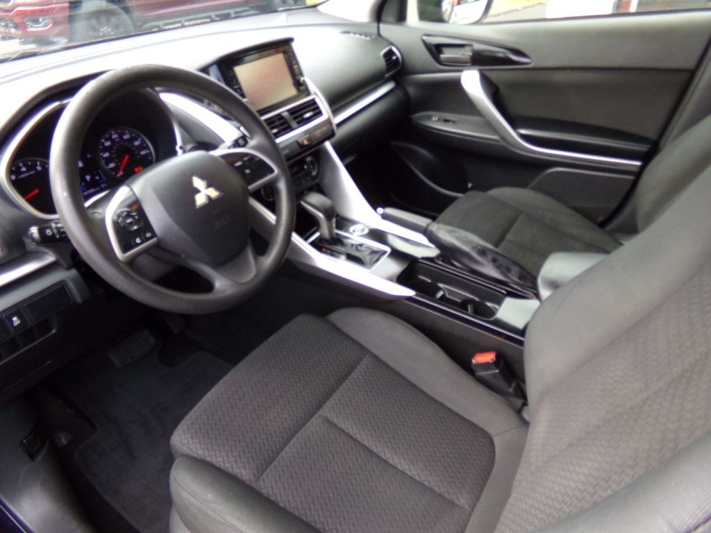 2019 Mitsubishi Eclipse Image 5