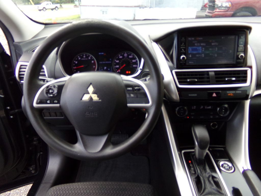 2019 Mitsubishi Eclipse Image 7