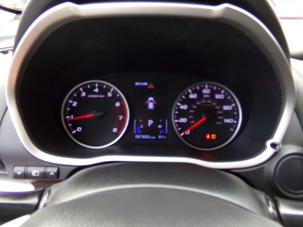 2019 Mitsubishi Eclipse Image 10
