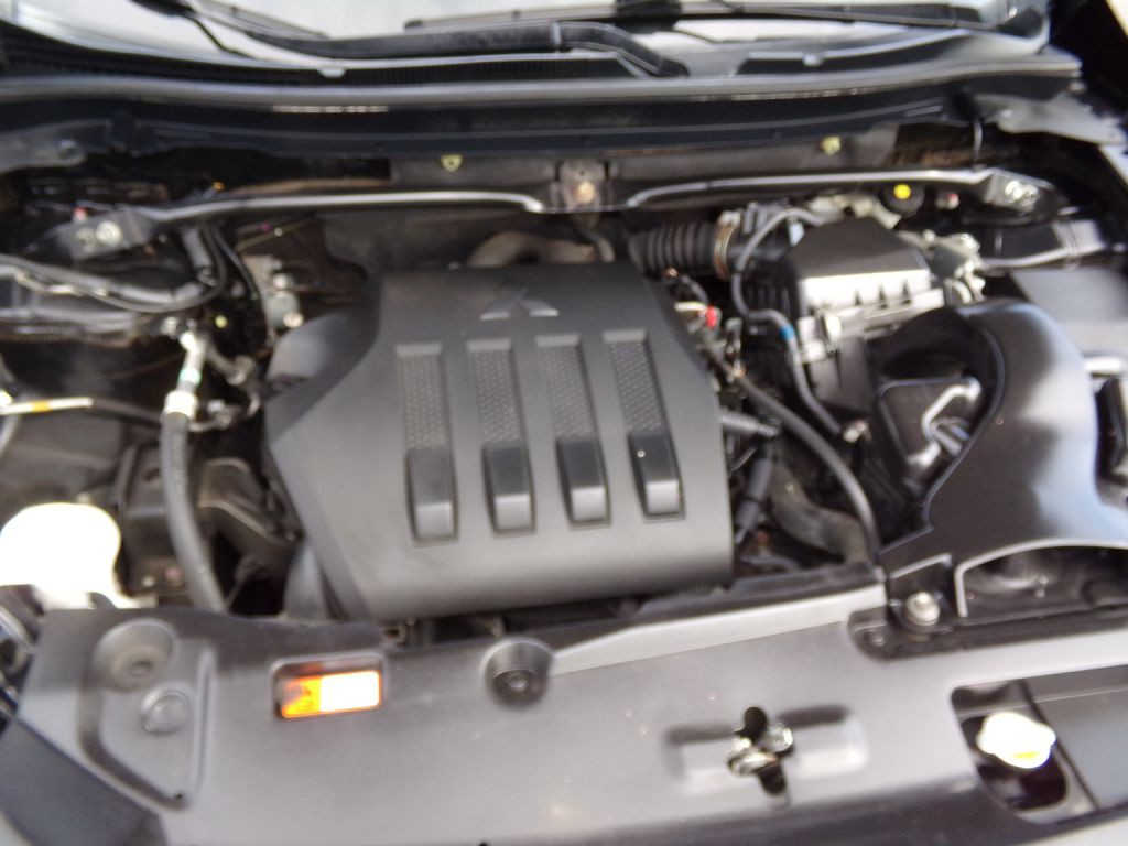 2019 Mitsubishi Eclipse Image 19