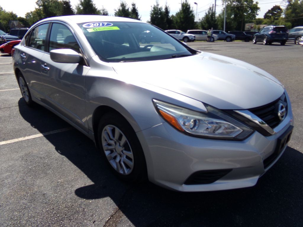 2017 Nissan Altima Image 4