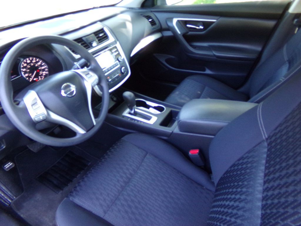 2017 Nissan Altima Image 5