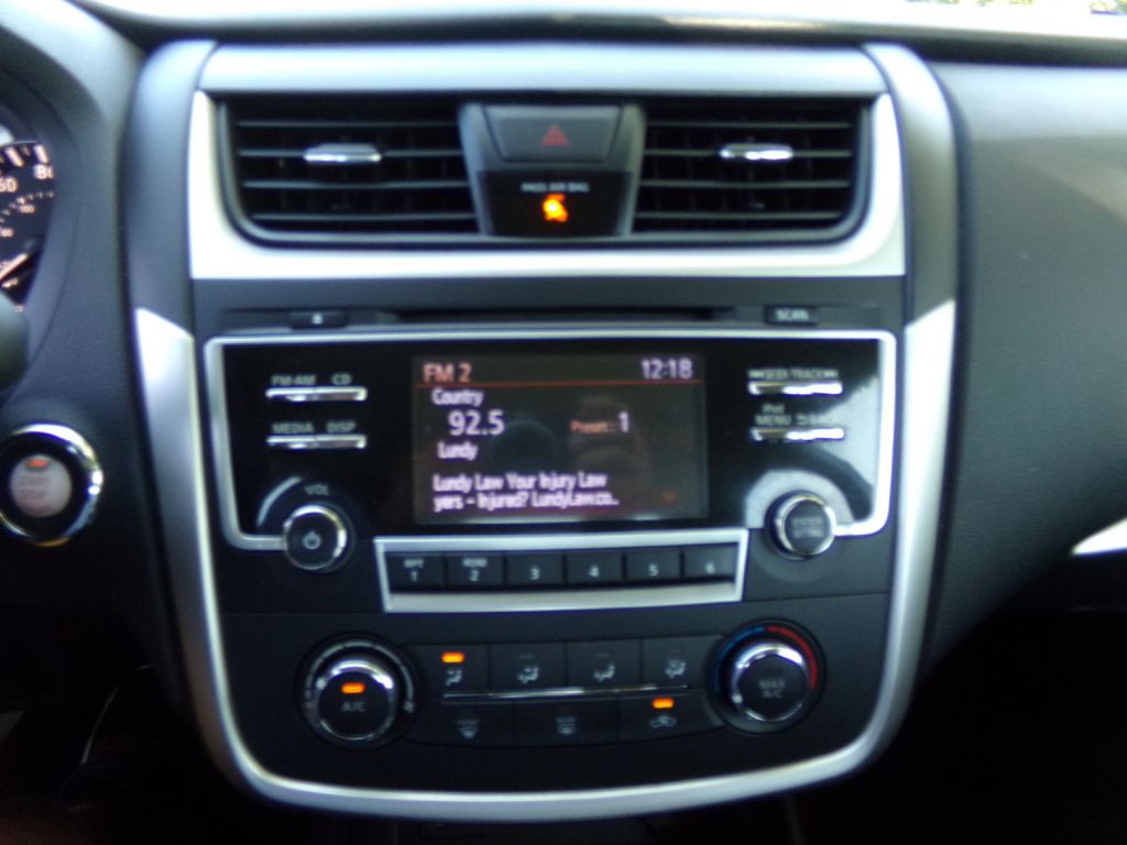 2017 Nissan Altima Image 8