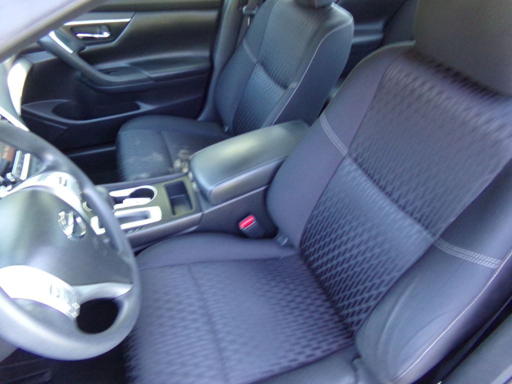 2017 Nissan Altima Image 15
