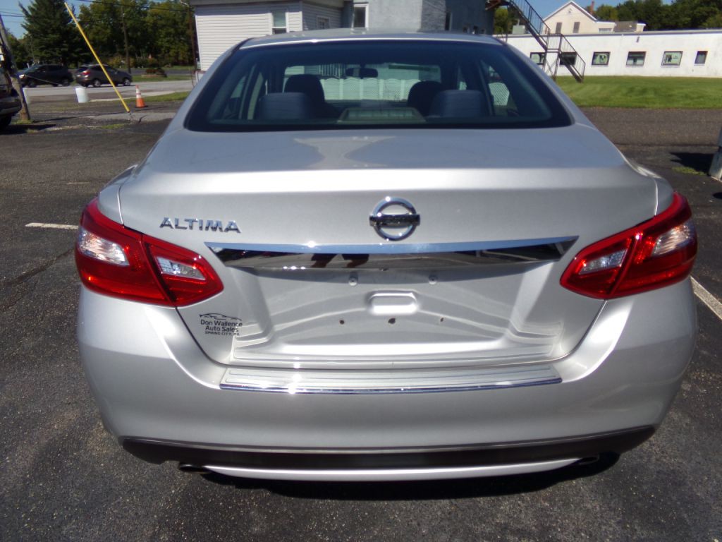 2017 Nissan Altima Image 17