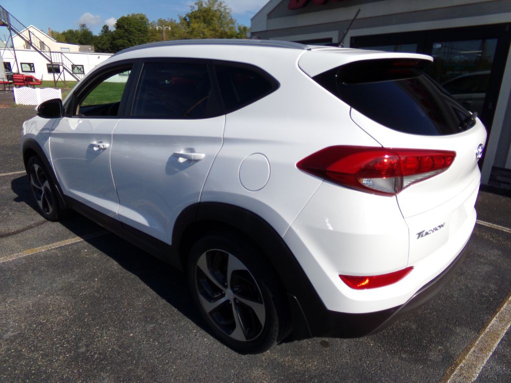 2016 Hyundai Tucson Image 2
