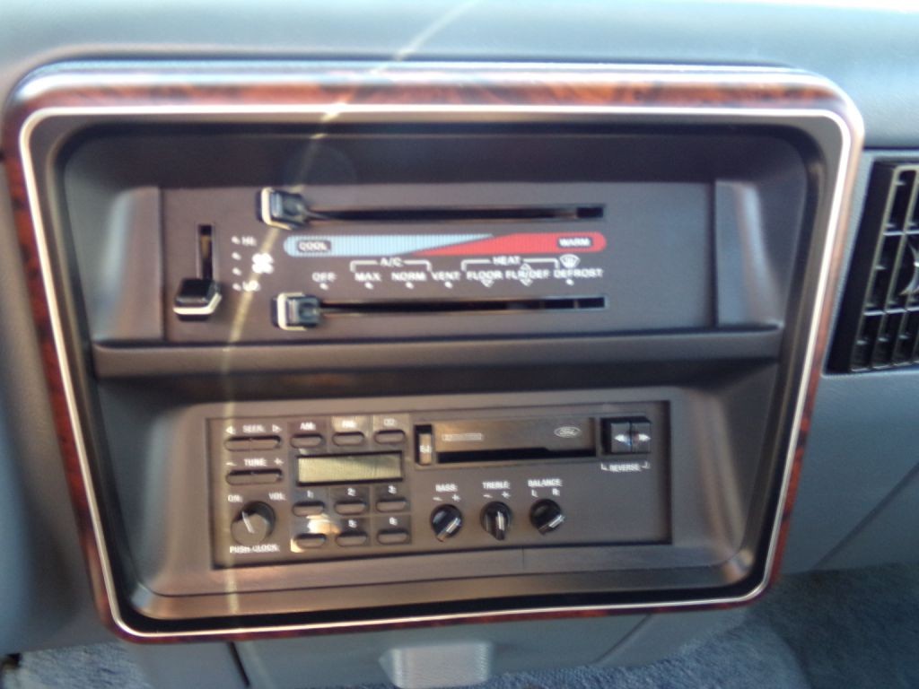1991 Ford F-350 Image 13