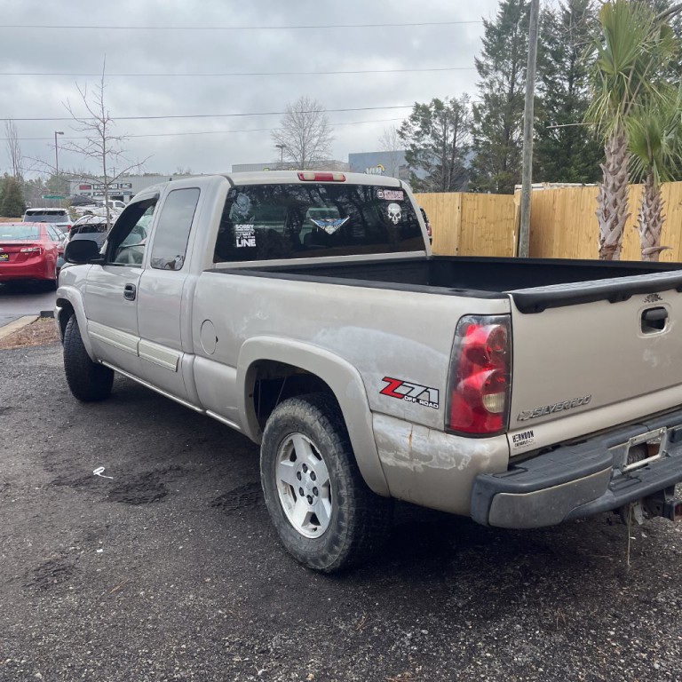2006 Chevrolet Silverado 1500 Image 3