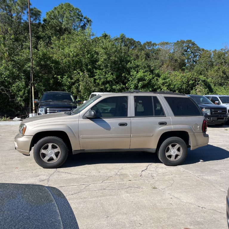 2006 Chevrolet Trailblazer Image 1