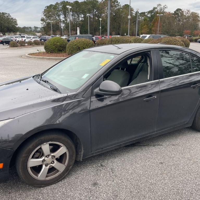 2016 Chevrolet Cruze Image 2