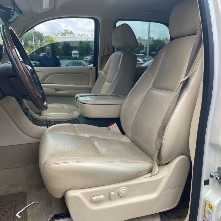 2007 Cadillac Escalade Image 7