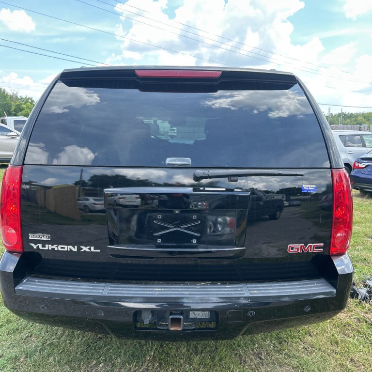 2008 GMC Yukon Image 3