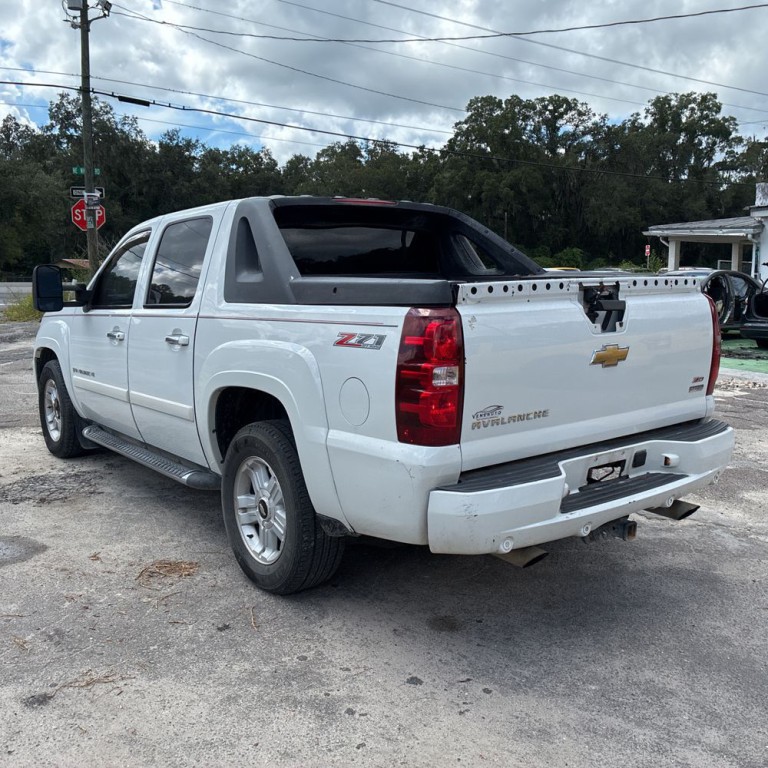 2007 Chevrolet Avalanche Image 3