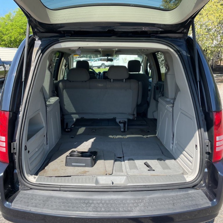 2008 Chrysler Town & Country Image 16