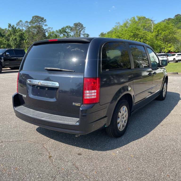 2008 Chrysler Town & Country Image 4