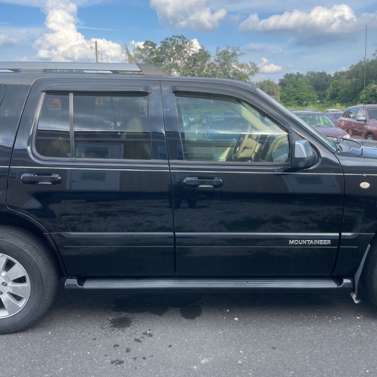 2007 Mercury Mountaineer Image 10