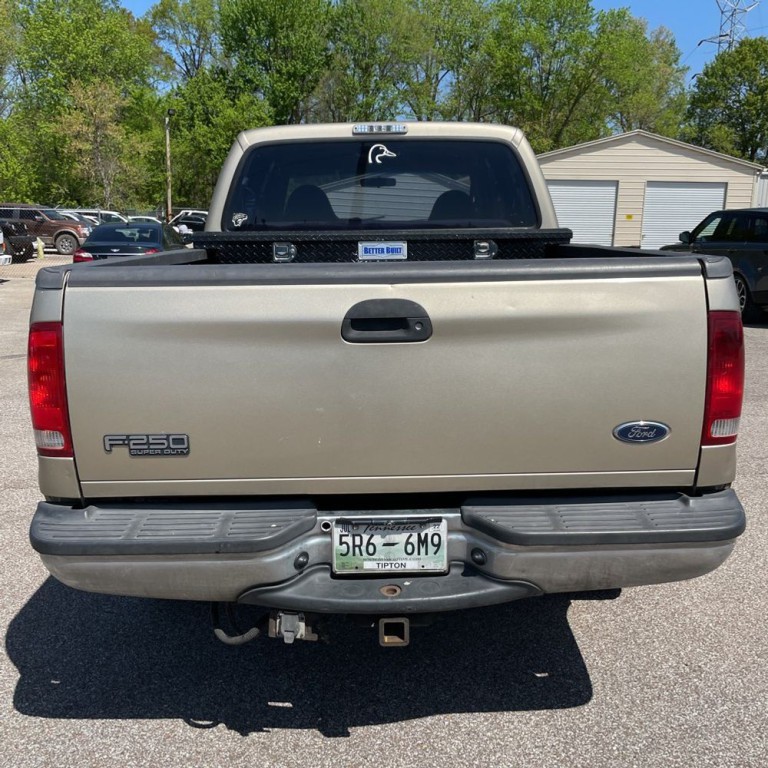 2001 Ford F-250 Image 2