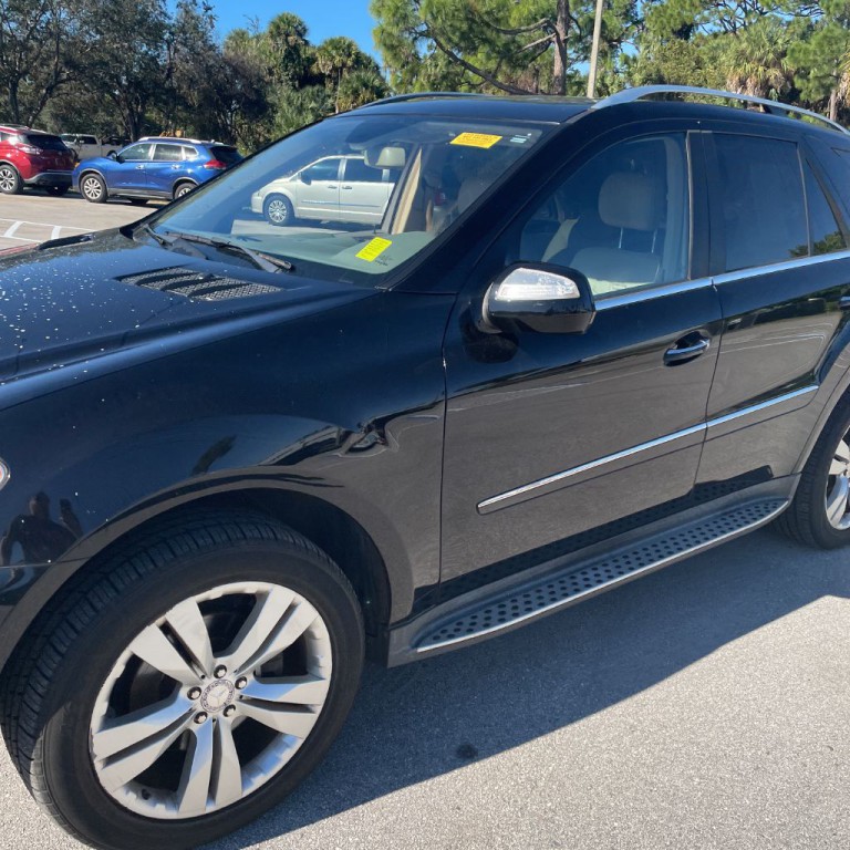 2010 Mercedes-Benz M-Class Image 3